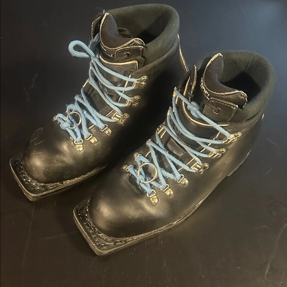 Merrell Ski Boots - Picture 2 of 16